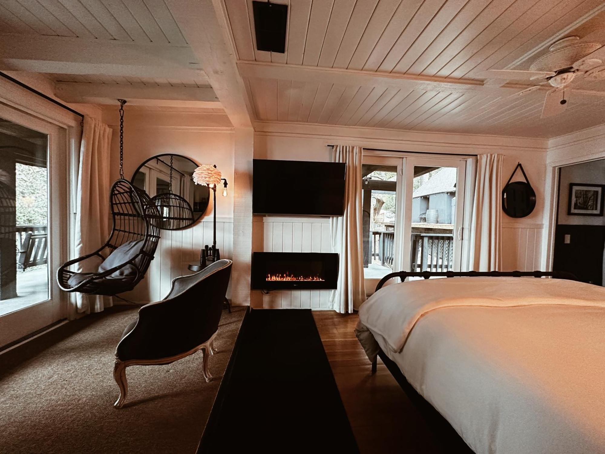 100 Mile View-Fire Pit, Romantic, Peaceful, Private Crestline エクステリア 写真